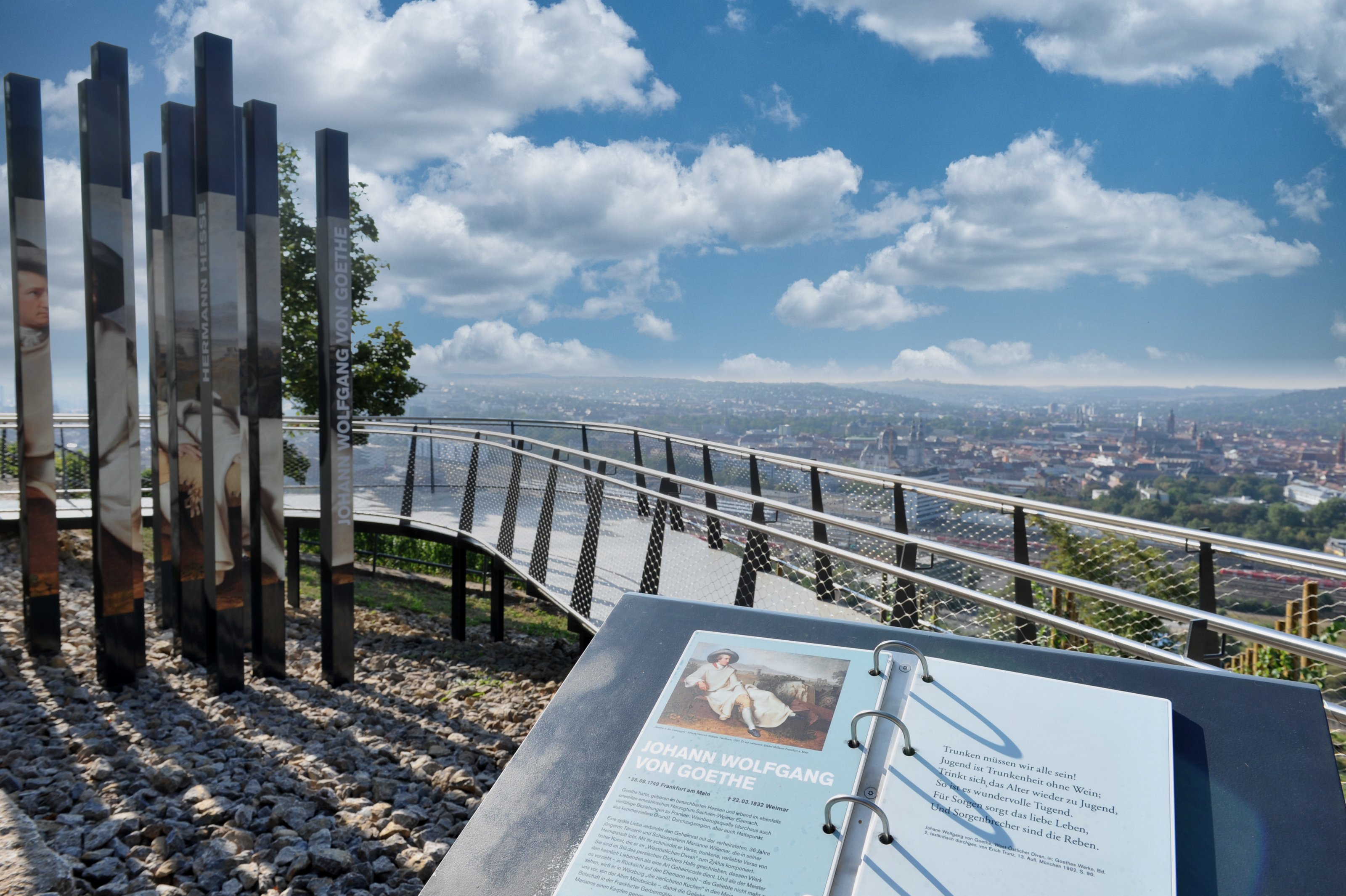 Terroir f am Würzburger Stein in Würzburg, Thema Literatur, Literaturbalkon Würzburg