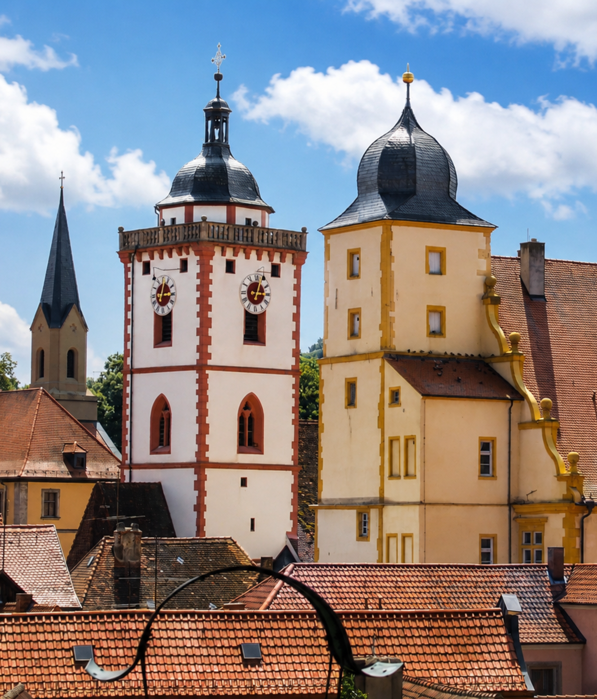 Blick auf die Kirchen und das Schloss