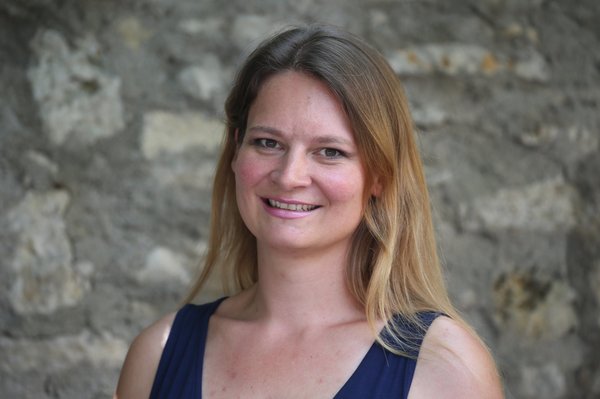 Dr. Beate, Wende